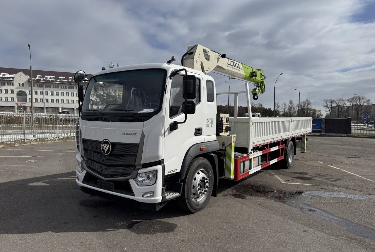 грузовик с краном